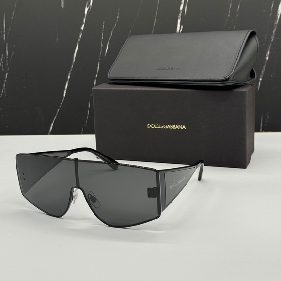 NEW DG2305 01/87 DOLCE&GABBANA BLACK OVERSIZED UNISEX SUNGLASSES - Picture 1 of 10